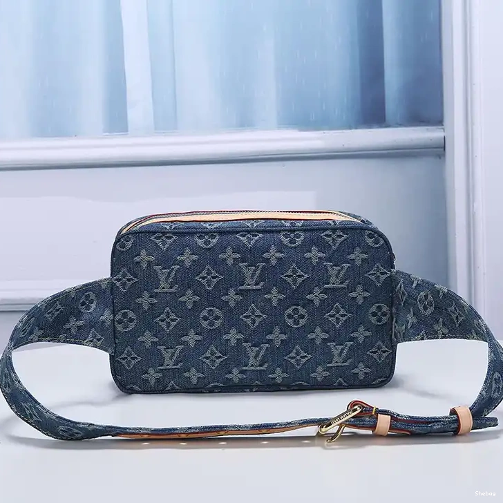 LV 1906BL0130 Bags 0812